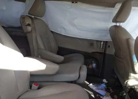 2014 Toyota Sienna Xle V6 8 Passenger из США, поврежденный, VIN 5TDYK3DC5ES478258